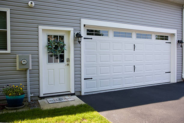 24/7 Emergency Garage Door Panel Replacement experts in Lavonia, GA